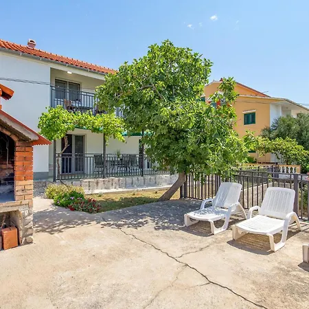 1 Bedroom Lovely In Appartamento Vlašići