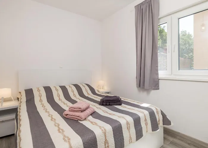 1 Bedroom Lovely In