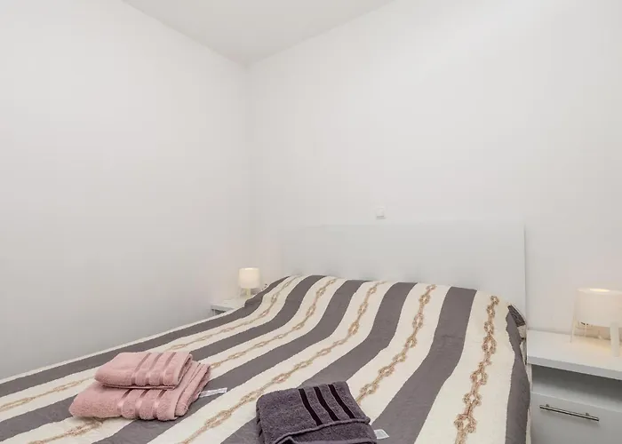 Appartement 1 Bedroom Lovely In *