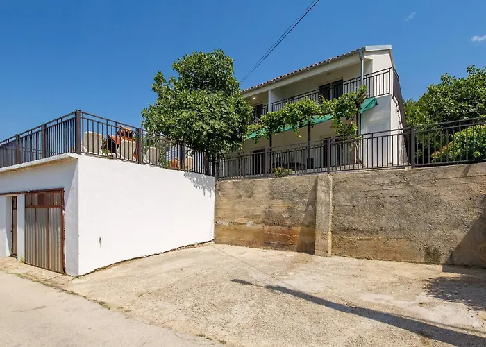 1 Bedroom Lovely In *